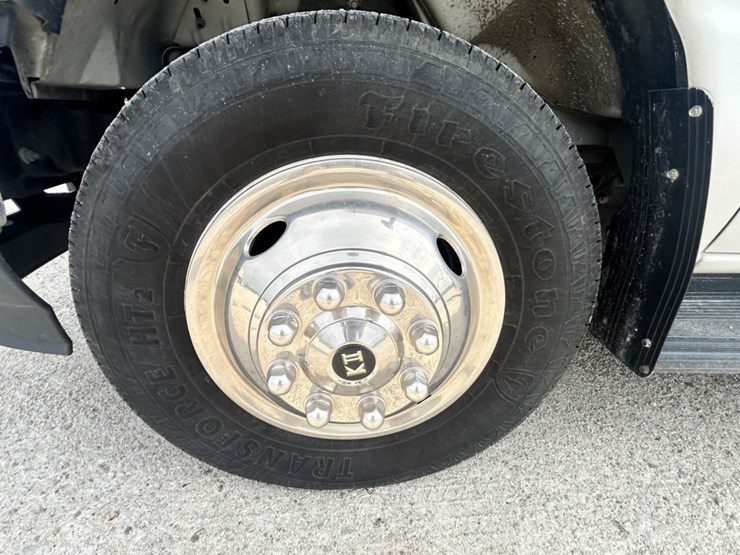 2021-ford-e450-image-81
