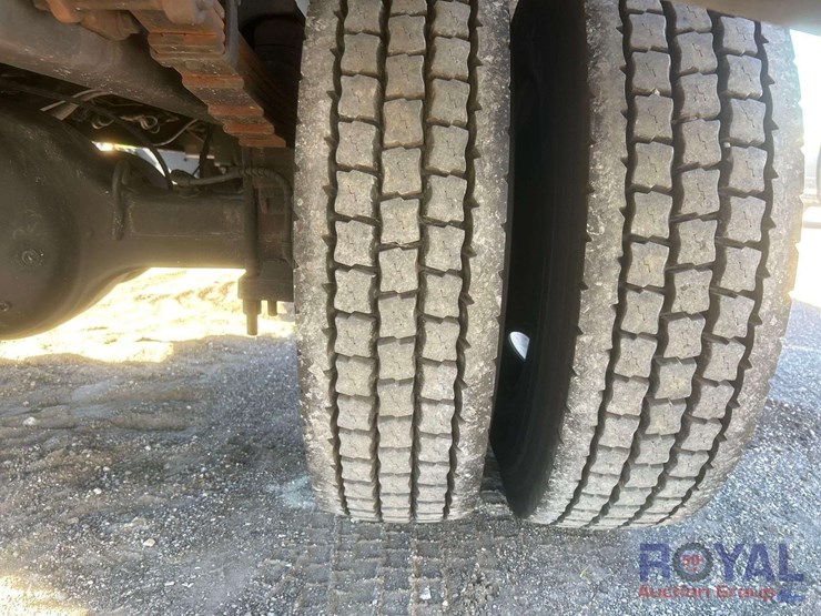 2005-ford-f650-image-25