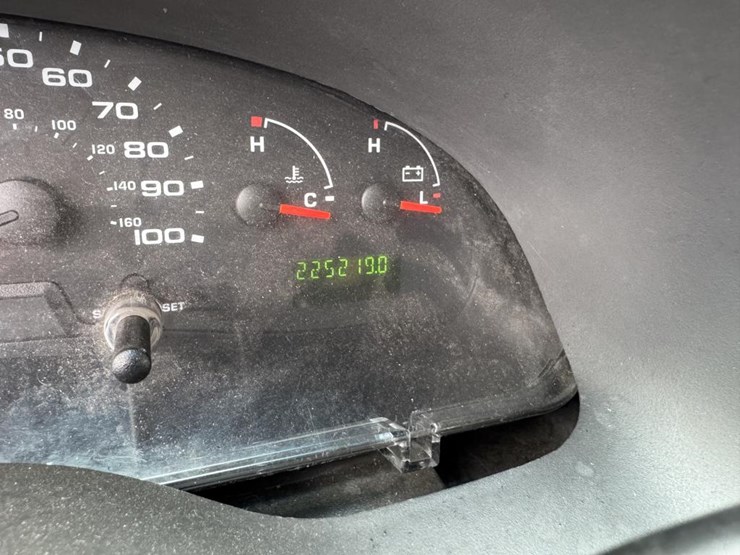 2008-ford-cargo-image-31