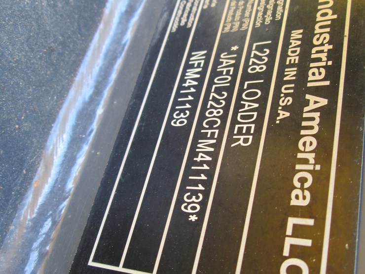 new-holland-l228-image-31