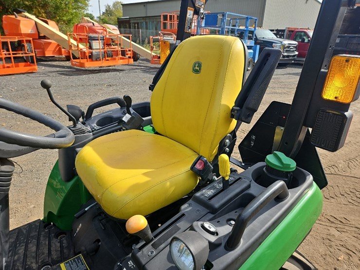 2021-john-deere-2025r-image-20