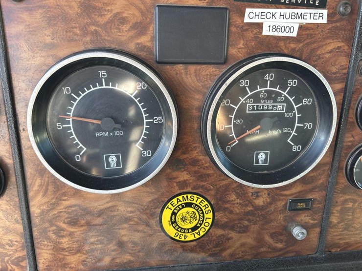 2000-kenworth-t800-image-78