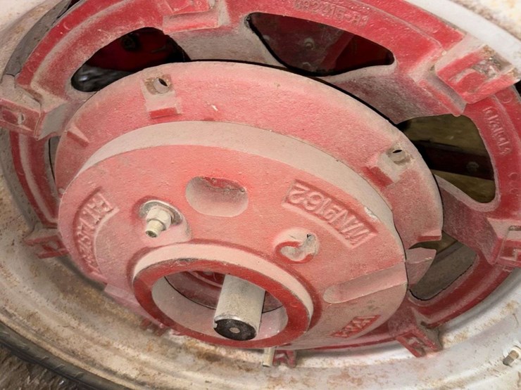 1965-farmall-656-tractor,-open-station,-gas,-nf,-fenders,-15.5-38-rears,-(3)-pair-of-rear-wheel-weig-image-6