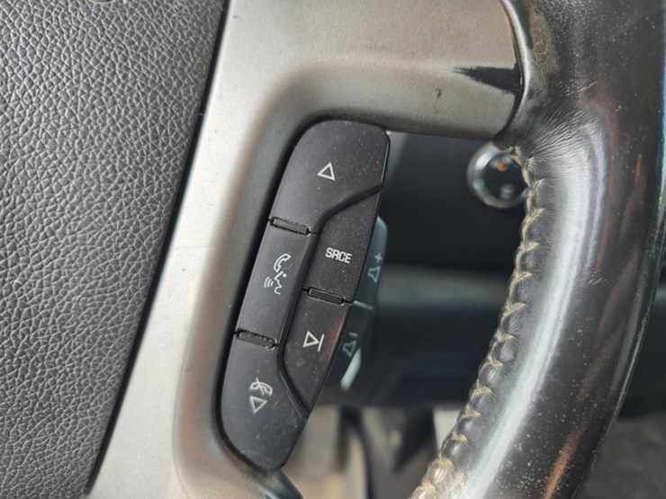 2013-chevrolet-2500hd-image-46