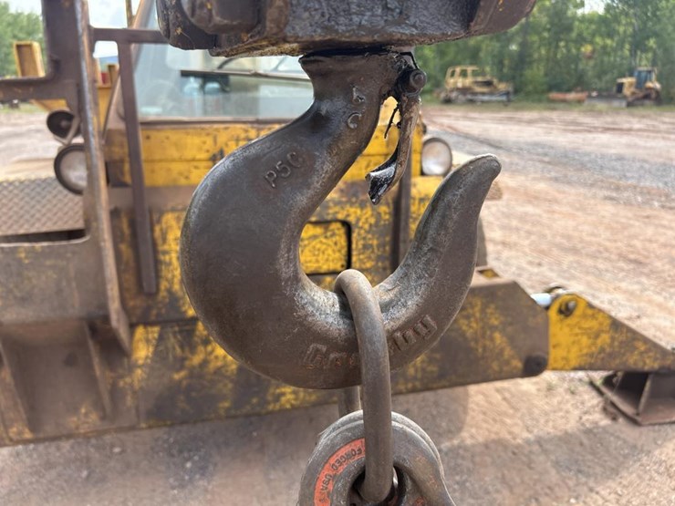 #1800-•-galion-2-stage-crane-truck-image-9