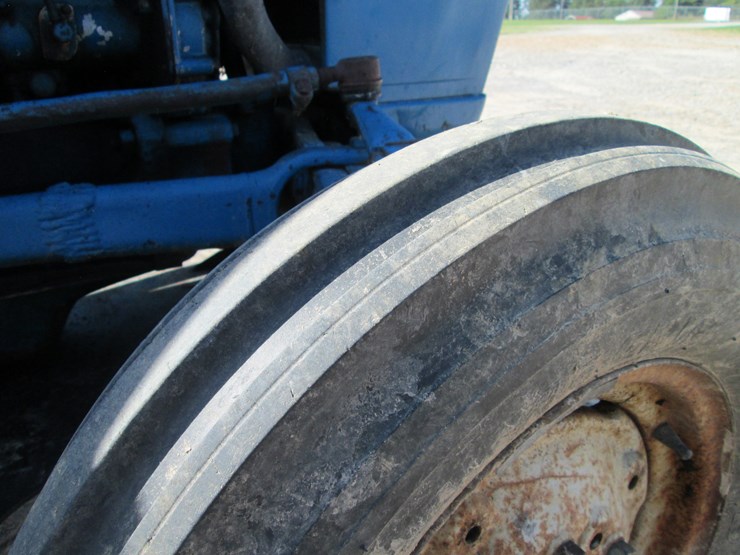 ford-2000-image-11