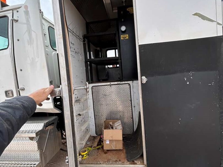 2013-western-star-4900-image-16