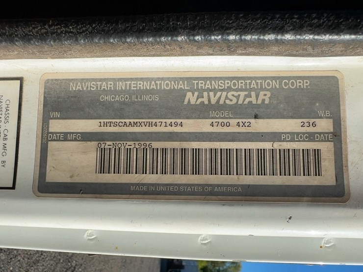 1997-international-4700-image-23