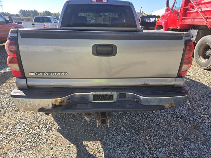 2007-chevrolet-silverado-image-17