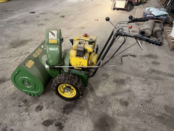 john-deere-826-walk-behind-snow-blower,-26”,-8-hp,-5-speed,-with-tire-chains,-electric-start-image-7
