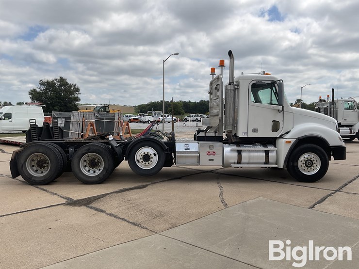 2006-freightliner-columbia-120-image-4