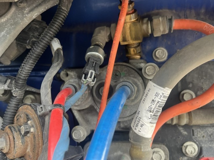 2020-kenworth-t680-image-16