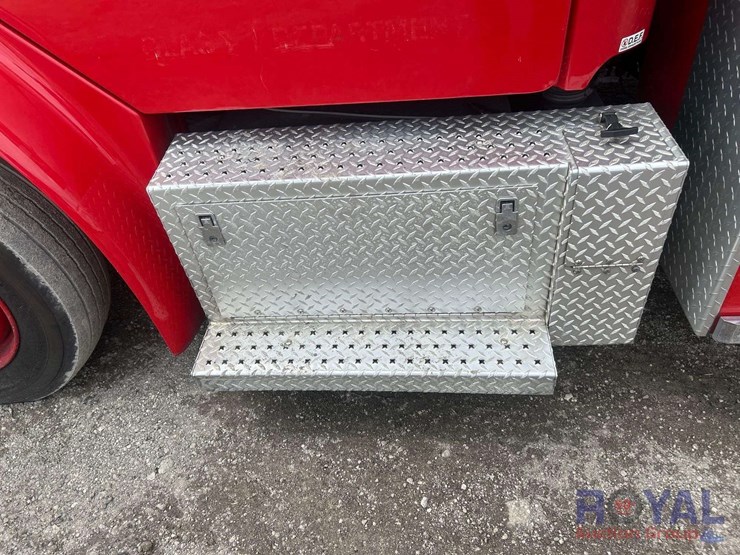 2016-freightliner-m2-106-braun-ambulance-image-22