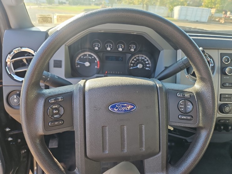 2014-ford-f550-xlt-image-34