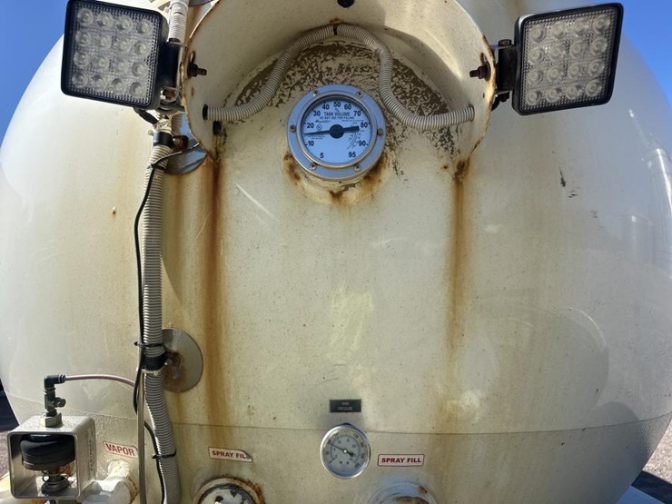 #1806-•-2013-freightliner-tanker-truck-image-24