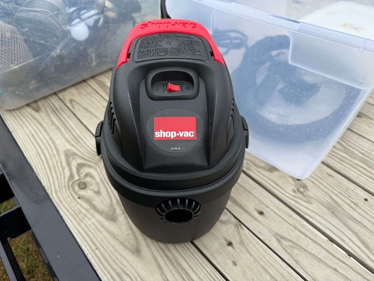 1.5-gallon-shop-vac-image-2