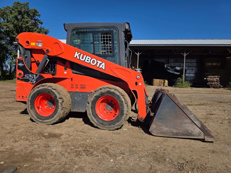 2019-kubota-ssv75-image-51