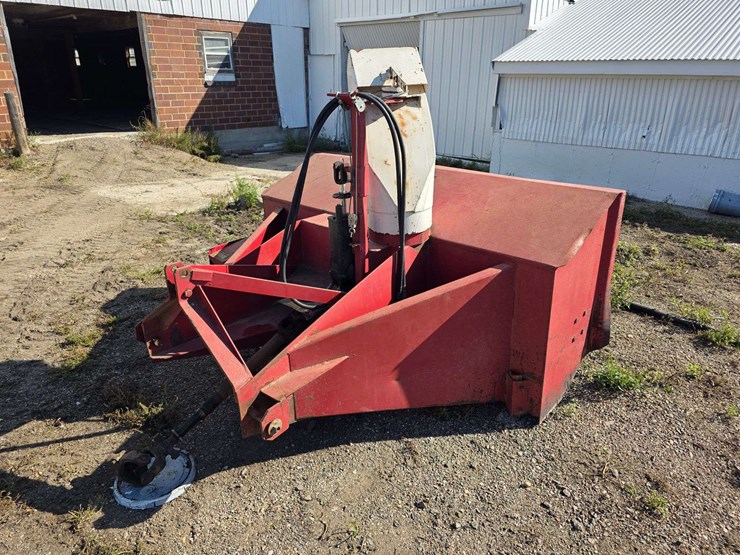 7’-snowblower,-3pt,-john-deere-cylinder-on-rotating-spout,-single-auger,-540-pto-*seller-is-going-so-image-1