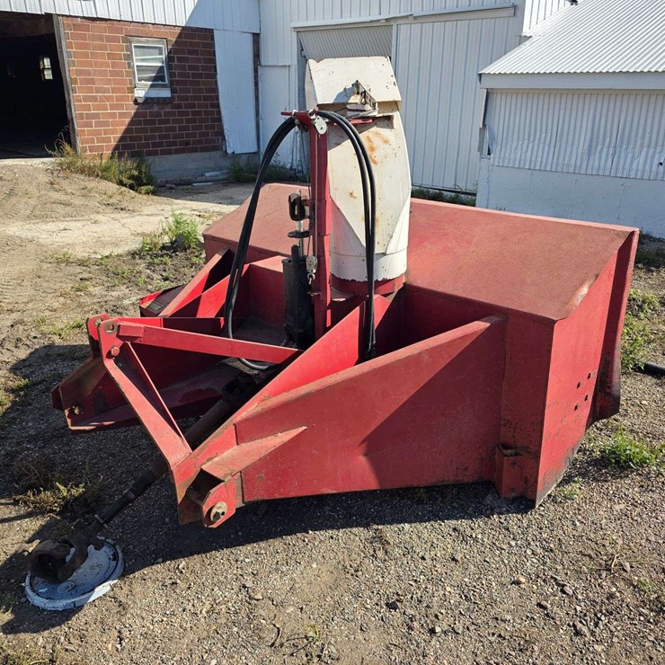 7’ Snowblower, 3pt, John Deere Cylinder on Rotating Spout, Single Auger, 540 PTO *Seller is Going So