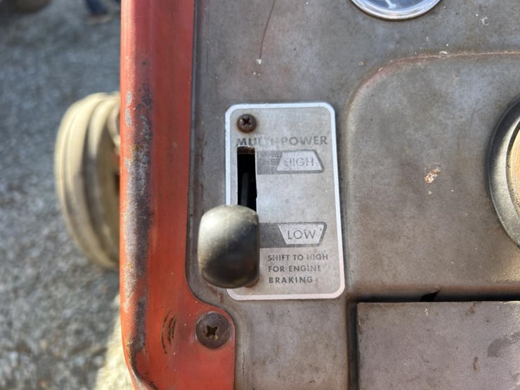 massey-ferguson-165-image-44
