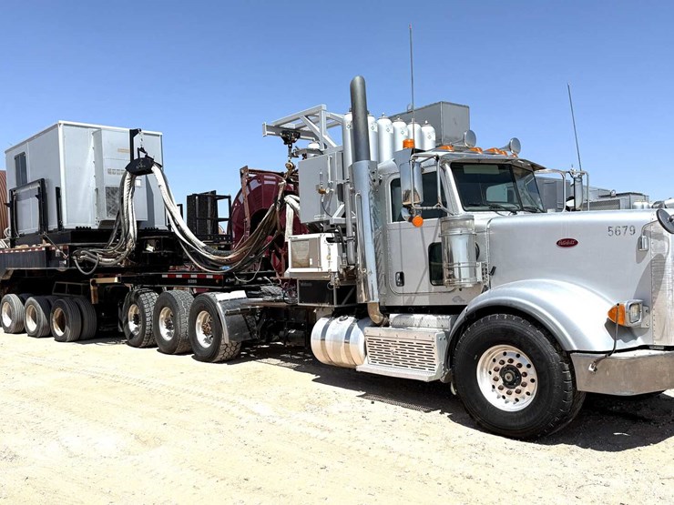 2015-peterbilt-367-image-1