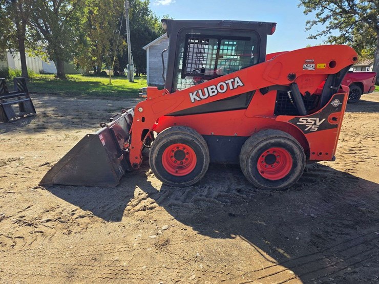 2019-kubota-ssv75-image-8