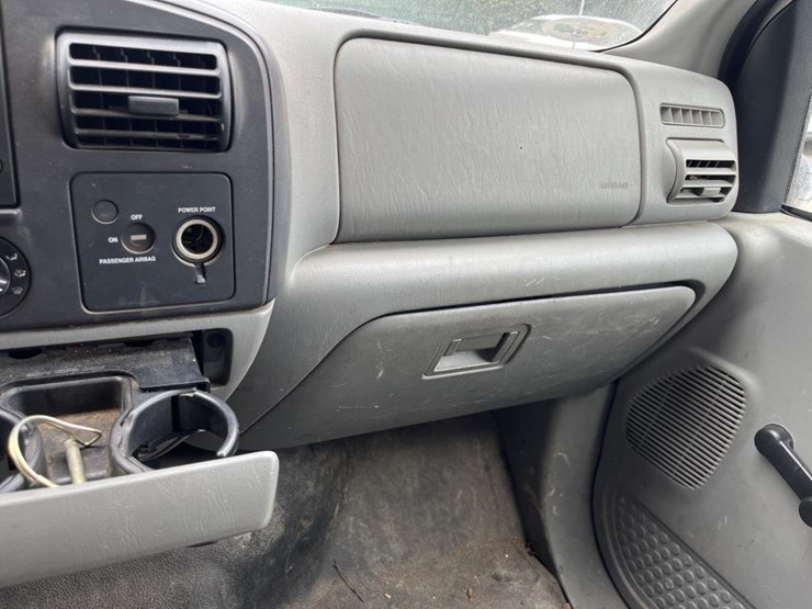 2005-ford-f350-image-27