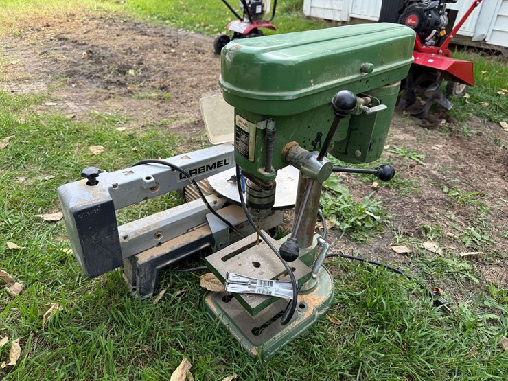 dremel-16”-scroll-saw-and-central-drill-press-model-884-(1/2”-chuck)-image-6