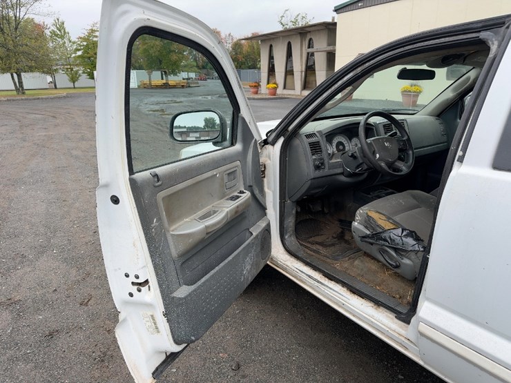 2005-dodge-dakota-slt-image-13