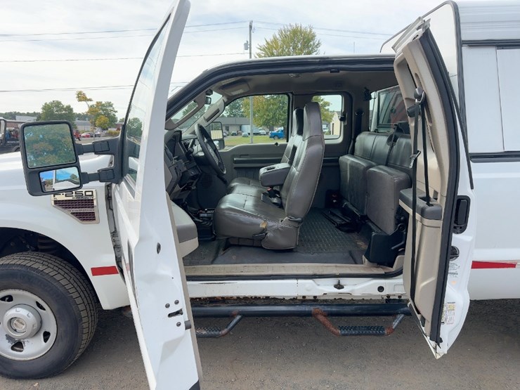2009-ford-f250-xl-image-18