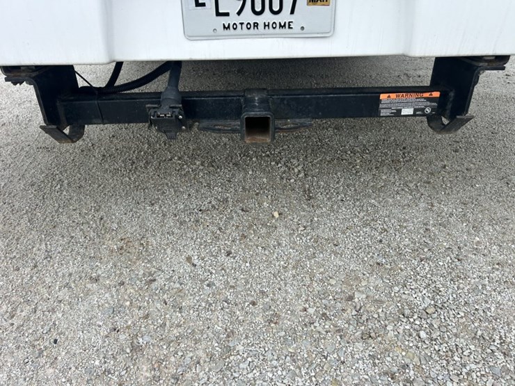 2021-ford-e450-image-33
