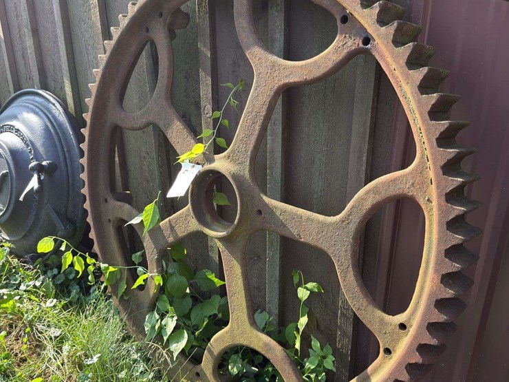 (2)-avery-25-50-bull-gears-image-1