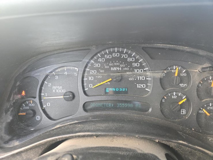 2005-chevrolet-3500-image-42