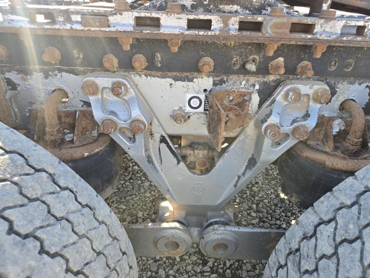 2005-kenworth-t800-image-18