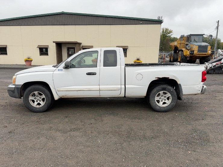 2005-dodge-dakota-slt-image-2