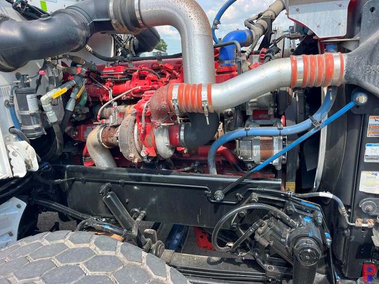 2011-peterbilt-367-image-13
