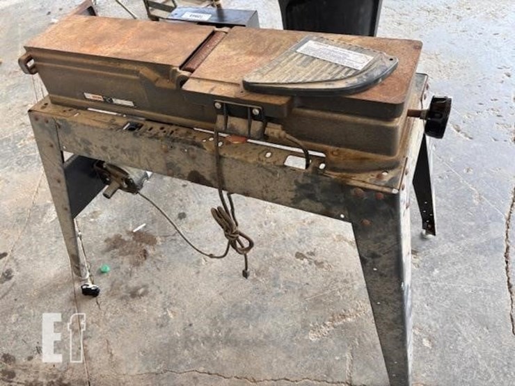 craftsman-1132c6931-wood-planer-on-stand-image-1