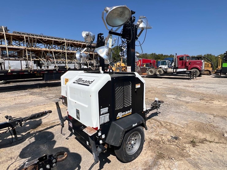 2019-allmand-night-life-v-series-light-plant-image-6