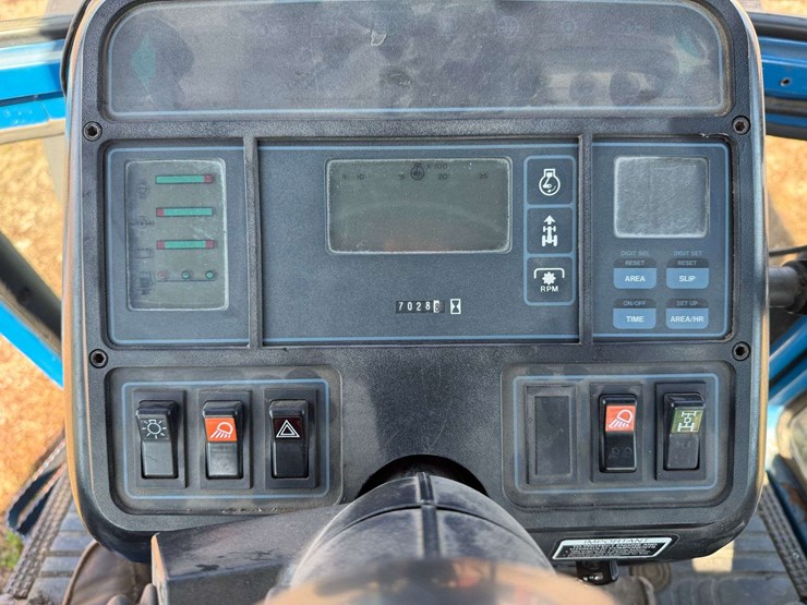 1993-ford-8830-image-52