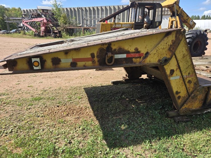 #1767-•-43’-lowboy-semi-trailer-image-6