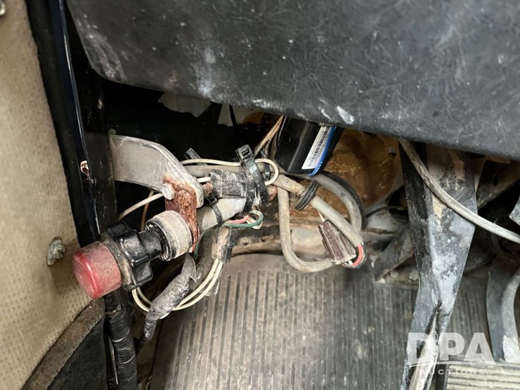 1989-freightliner-day-cab-truck-(jn0784,-unit-06815)-image-54