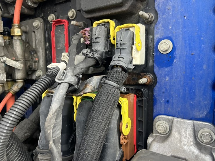 2020-kenworth-t680-image-15