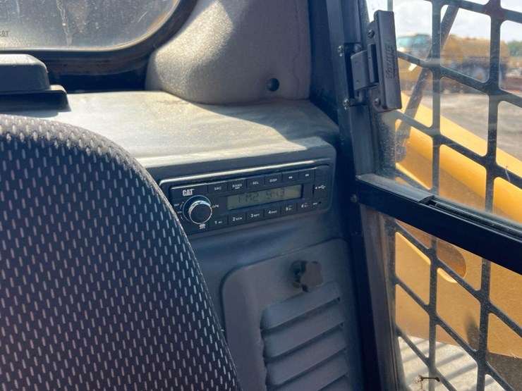 2024-caterpillar-299d3-image-33