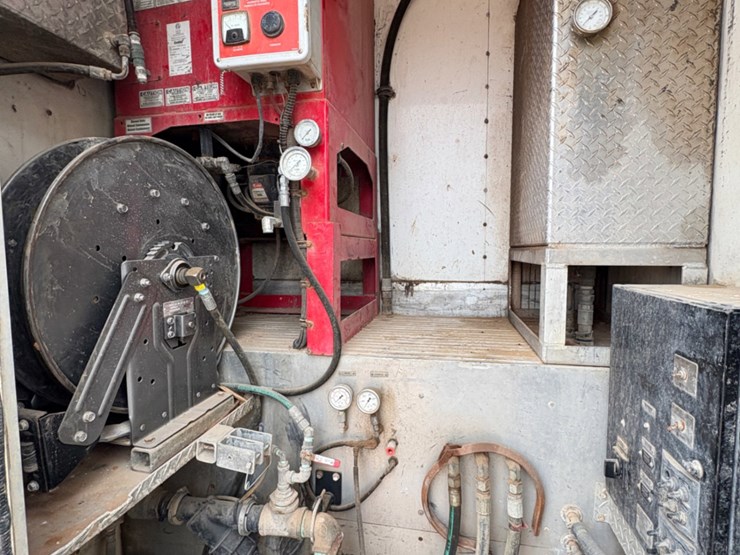 2020-kenworth-t800-image-4