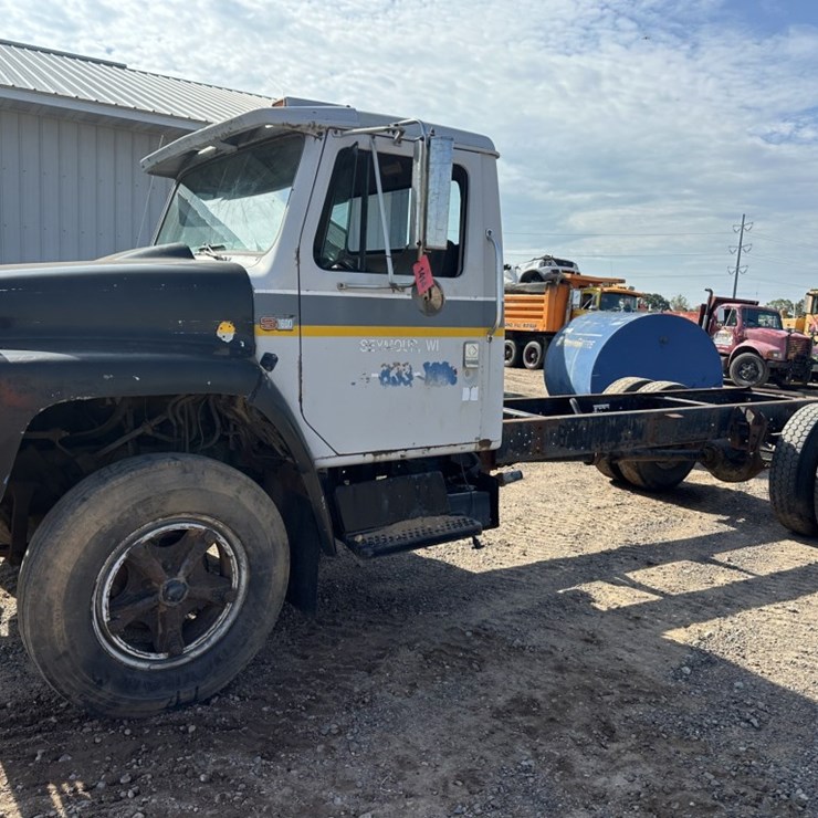 #1414 • 1986 International 1654 Straight Truck