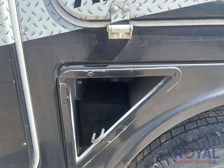 2008-ford-f350-image-24