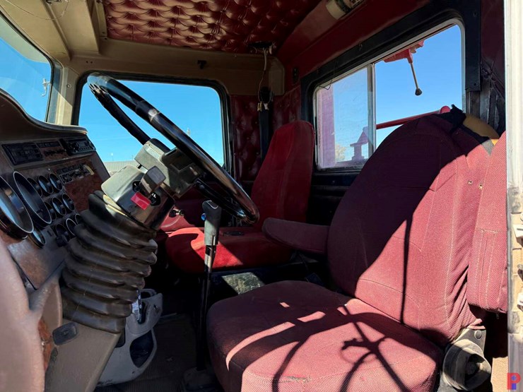 2001-kenworth-t800-image-14