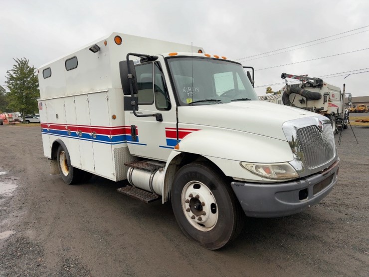 2002-international-durastar-4300-image-7