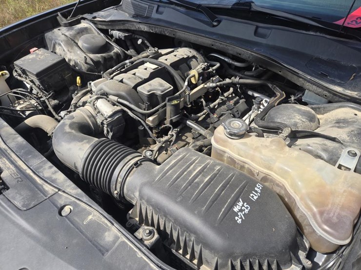 #1235-•-2019-dodge-charger-awd-car-image-15