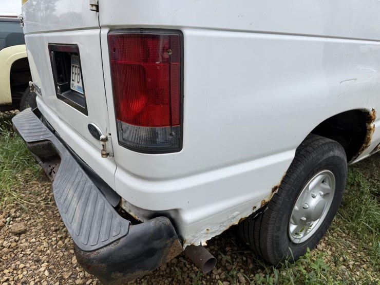 2008-ford-cargo-image-18